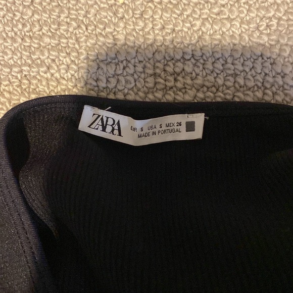 Zara cropped black Halter key hole top - Picture 4 of 5